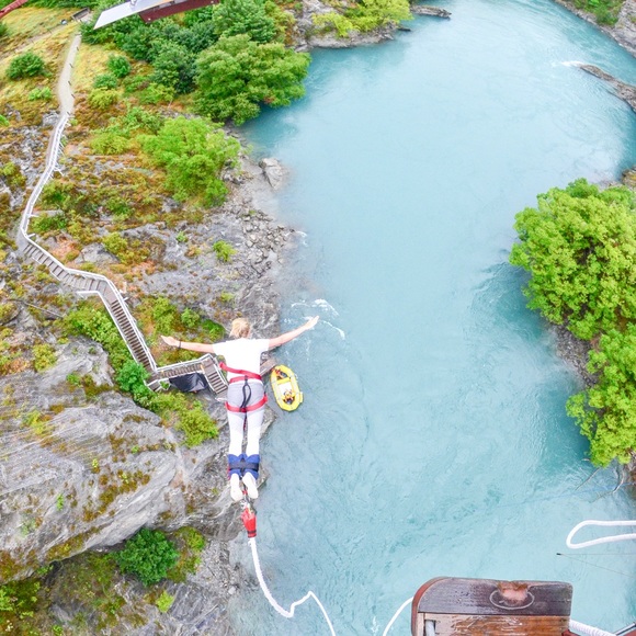 Meet your Posher, Jenna - Picture 3 of 4